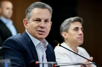 Mendes anuncia concurso e férias para servidores temporários
