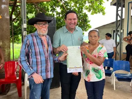 Barranco participa da entrega de 187 títulos rurais em Mirassol D´Oeste e Comodoro Após quase 30 anos de esperança, 187 títulos de terra são entregues aos agricultores familiares dos assentamentos Margarida Alves, em Mirassol D´Oeste, e Colônia dos Mineiros, em Comodoro.