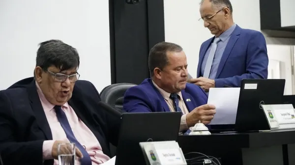Câmara de Cuiabá aprova requerimentos, projetos e emenda 