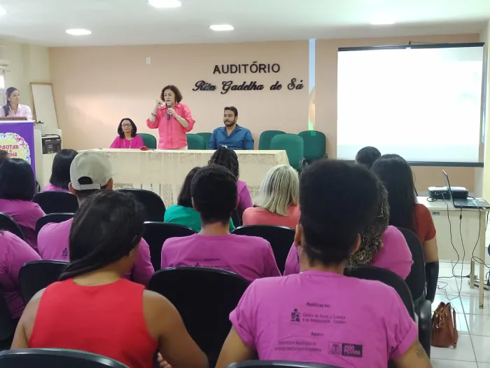 Cendac finaliza cursos e oficina profissionalizante com entrega de certificadosO Centro de Apoio à Criança e ao Adolescente (Cendac) encerrou, na sexta-feira (27), os cursos profissionalizantes de Atendente de Farmácia e Maqui