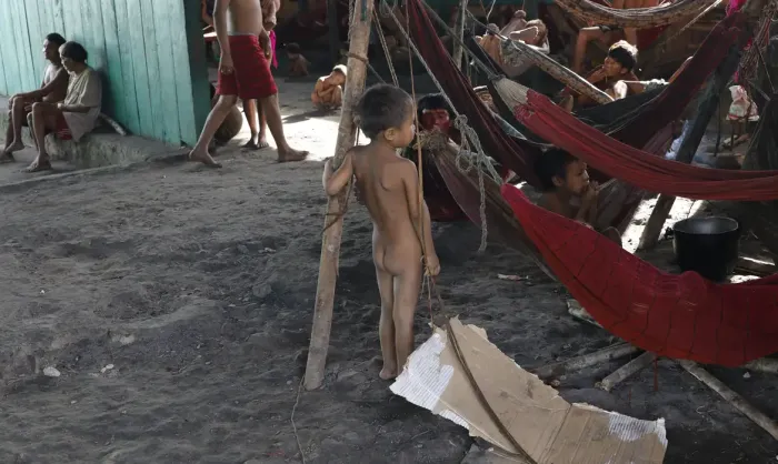 Terras indígenas sofrem mais com analfabetismo e domicílio precárioMais de 95% dos moradores vivem em habitação inadequada