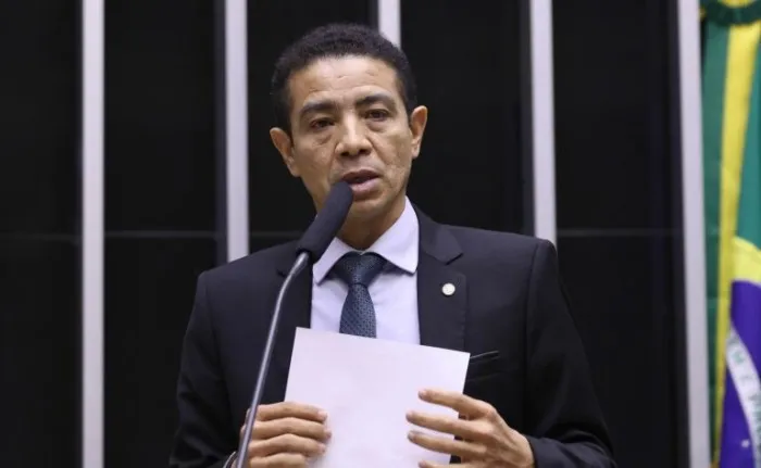 Projeto em análise na Câmara dos Deputados aumenta pena para rachasAutor da proposta argumenta que punição atual é insuficiente
