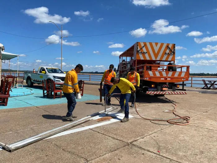 SMSI: DMTU realiza sinalização horizontal e vertical em vias pela cidadeUm serviço importante realizado pela Coordenação de Sinalização do Departamento Municipal de Trânsito e Transporte Urbano Marabá (DMTU) é a sinaliz