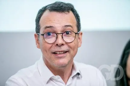 Lúdio liga para Mauro e pede apoio para superar problemas de Cuiabá