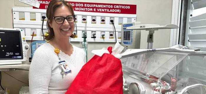 Bebês internados no Hospital Estadual Dr. Jayme Santos Neves recebem kits de enxoval