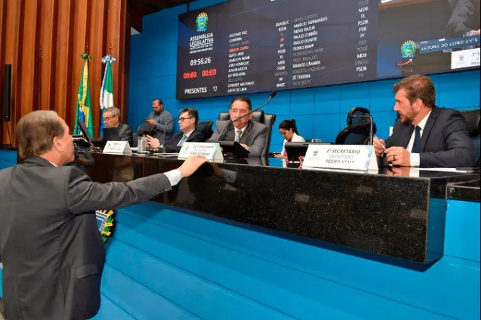 Proposta que prevê ações de conscientização à doença no olho será votada hojeOs deputados da Assembleia Legislativa de Mato Grosso do Sul (ALEMS) devem apreciar quatro matérias durante a Ordem do Dia desta quarta-feira (16...