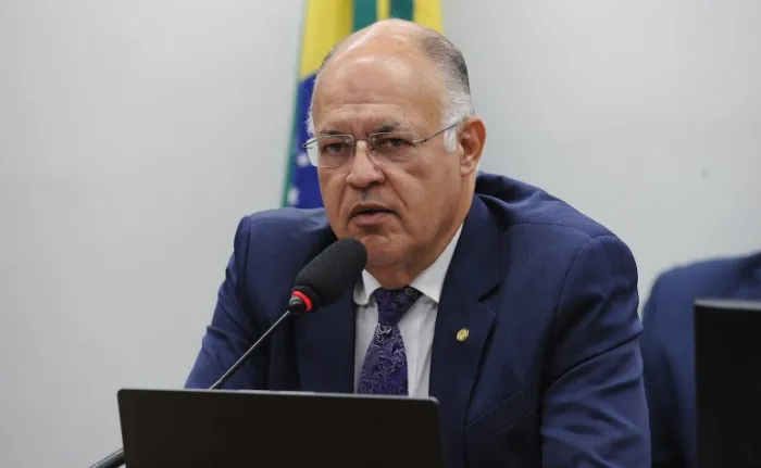 Comissão aprova aumento de pena para quem descumprir medidas protetivas contra crianças e adolescentesPara virar lei, a proposta precisa ser aprovada pela Câmara e pelo Senado