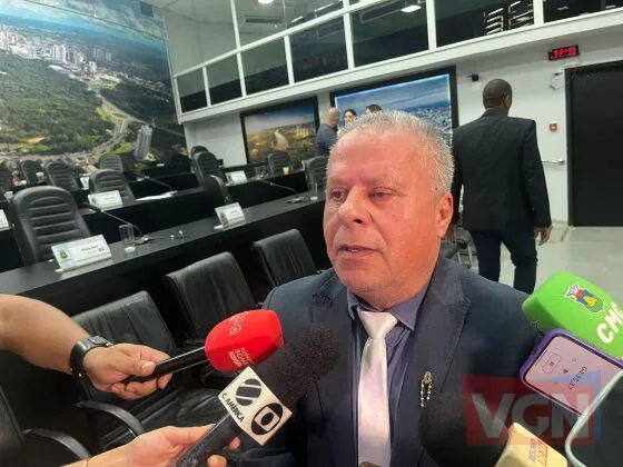 Chico cita passagem bíblica e diz que está em uma disputa pela presidência da Câmara contra três Golias Chico garantiu que conta com o apoio de 10 vereadores, mas não revelou nomes