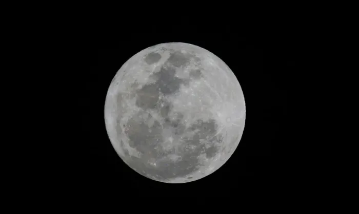 Maior superlua do ano pode ser vista nesta quinta-feiraSatélite estará a cerca de 357.364 km da Terra, o ponto mais próximo