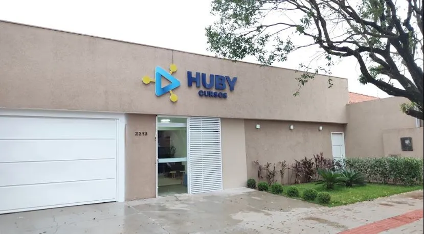Estado Descredencia a EJA de escola huby