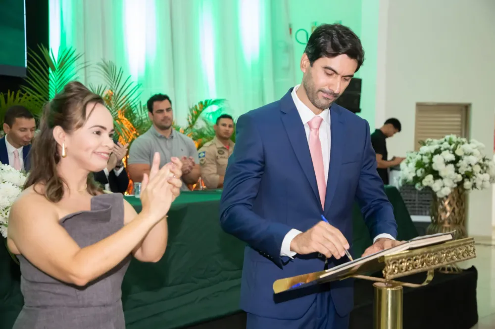 Prefeito Alexandre, vice Edna são reconduzidos aos cargos para mais quatro anos de mandato