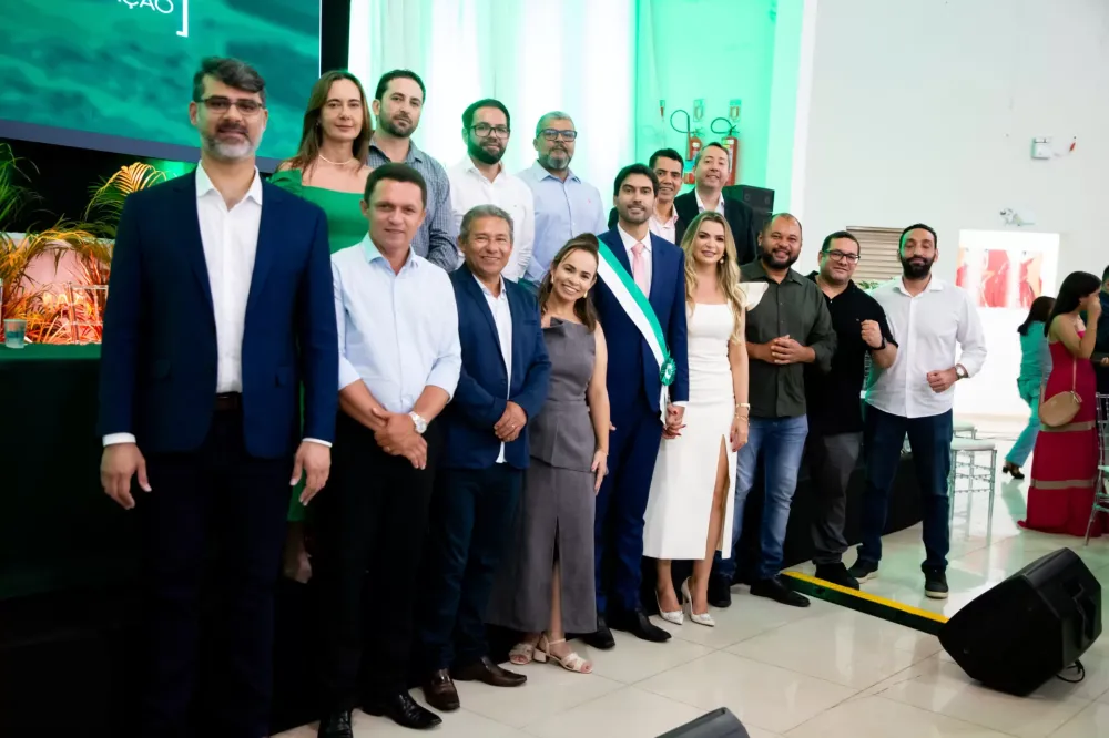 Prefeito dá posse ao novo secretariado