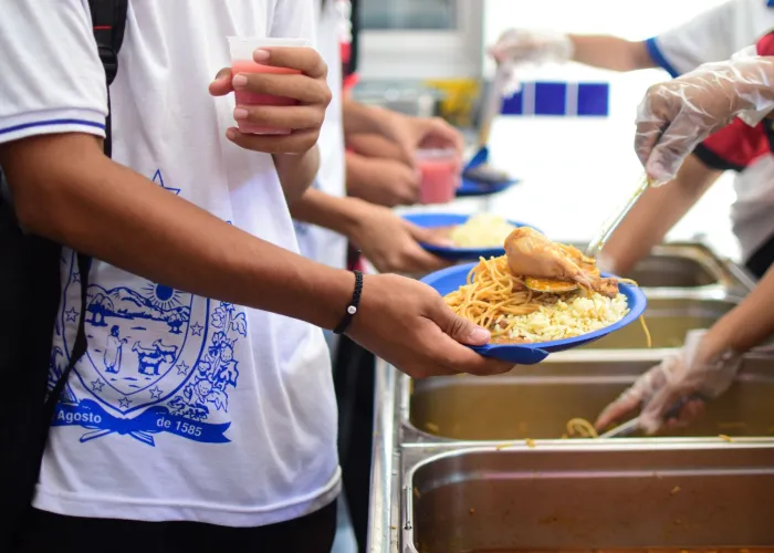 Escolas estaduais terão aumento no valor de repasse para compra de merendas no mês de dezembro