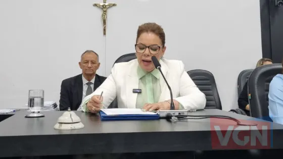 Paula Calil convoca sessão extraordinária para alterar regimento