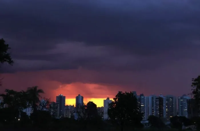 Semana terá temperaturas altas, com possibilidade de chuva em diferentes cidades