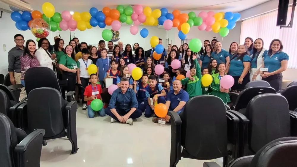 Alunos da Escola Dona Artemir Pires recebem prêmios de concurso promovido pelo MPT/MT