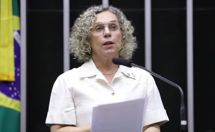 Projeto em análise na Câmara regulamenta prática do peeling com fenolProcedimento deverá ser feito em hospital e com monitoramento de sinais vitais; deputados discutem o assunto