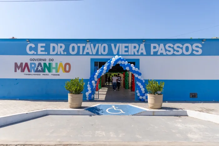 Em Chapadinha, Governo do Estado entrega reforma e ampliação do Centro de Ensino Otávio Vieira PassosO prédio foi entregue à comunidade escolar nesta segunda-feira (28) pelo governador Carlos Brandão e parte do secretariado estadual.