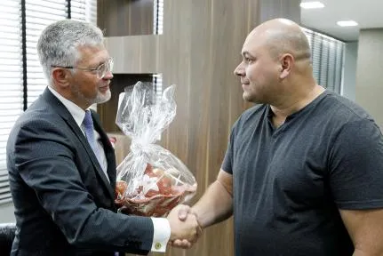 Abilio se reúne com embaixador ucraniano para discutir projetos